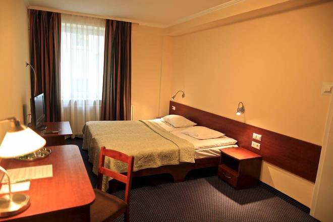 Hit Hotel, Warsaw