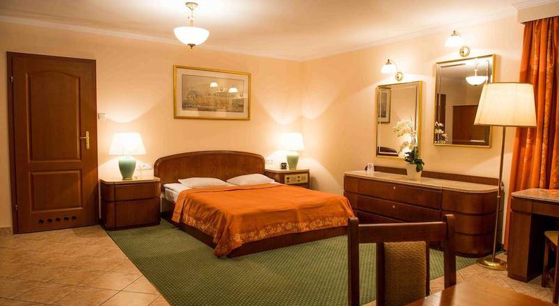 Hit Hotel, Warsaw