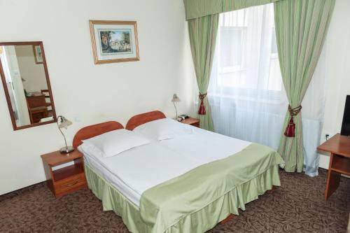 Hit Hotel, Warsaw