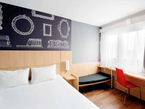 Ibis Warszawa Centrum, Warsaw