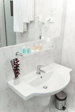 Hit Hotel, Warsaw