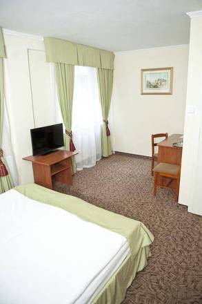 Hit Hotel, Warsaw