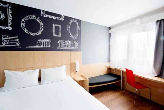 Ibis Warszawa Centrum, Warsaw
