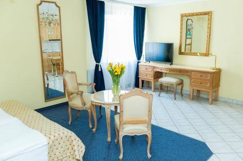Hit Hotel, Warsaw