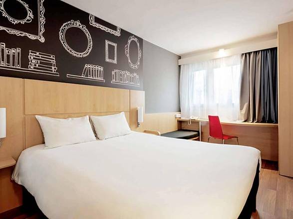 Ibis Warszawa Centrum, Warsaw