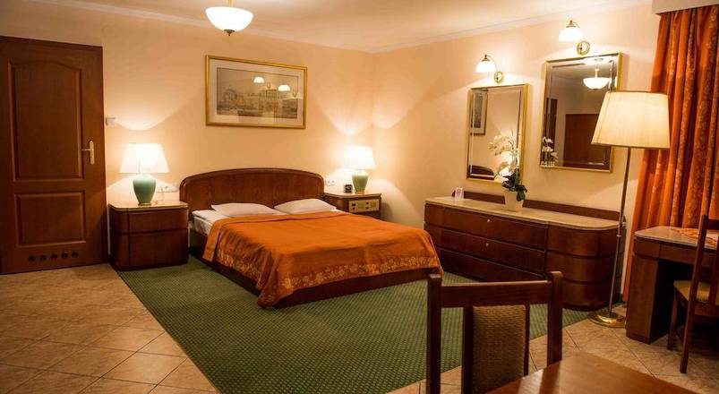 Hit Hotel, Warsaw