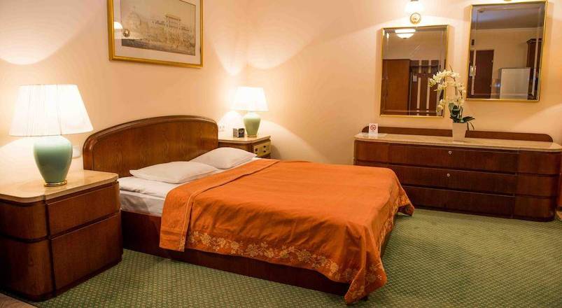 Hit Hotel, Warsaw
