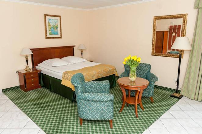 Hit Hotel, Warsaw