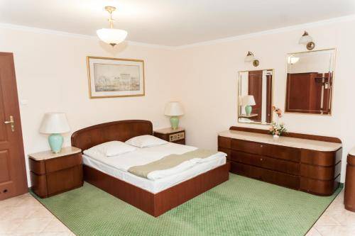 Hit Hotel, Warsaw