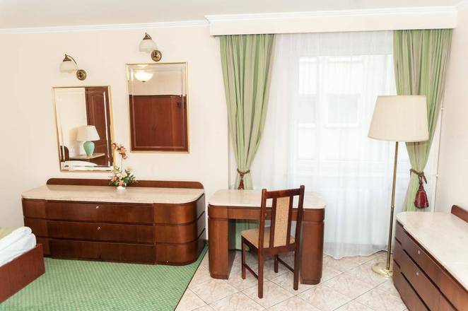 Hit Hotel, Warsaw