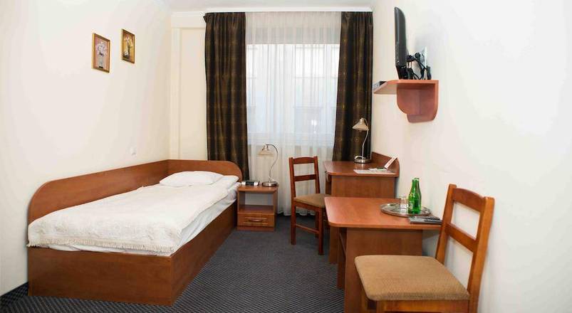 Hit Hotel, Warsaw